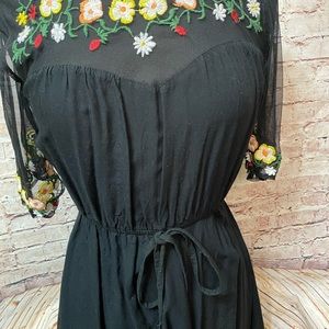 Medium - Black dress